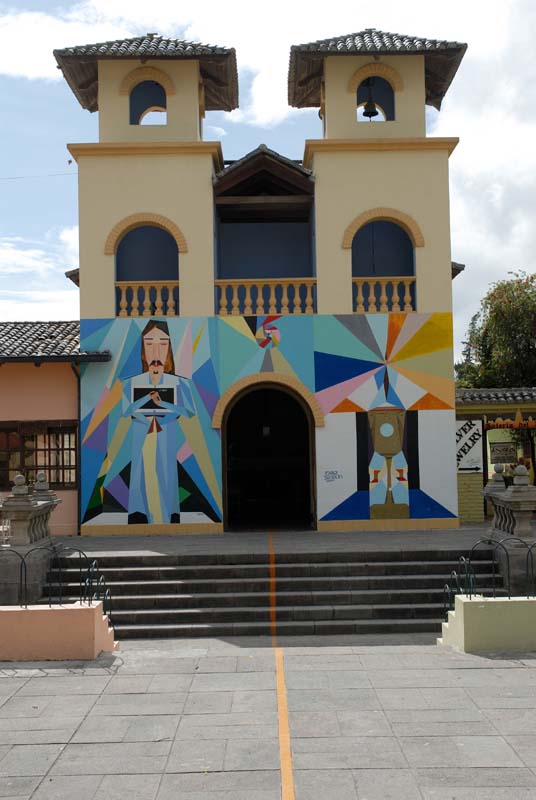 13_4572_QUITO_MITAT_DEL_MONDO